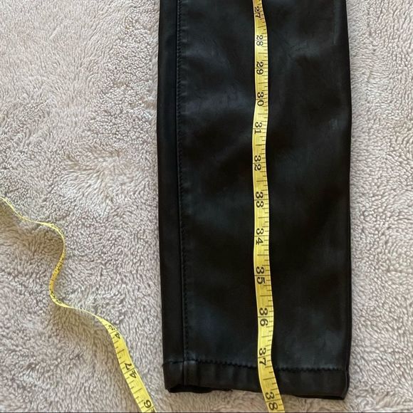 Blank NYC- Pleather Skinny Jeans with Zip Detail - size 26 - Picture 7 of 9
